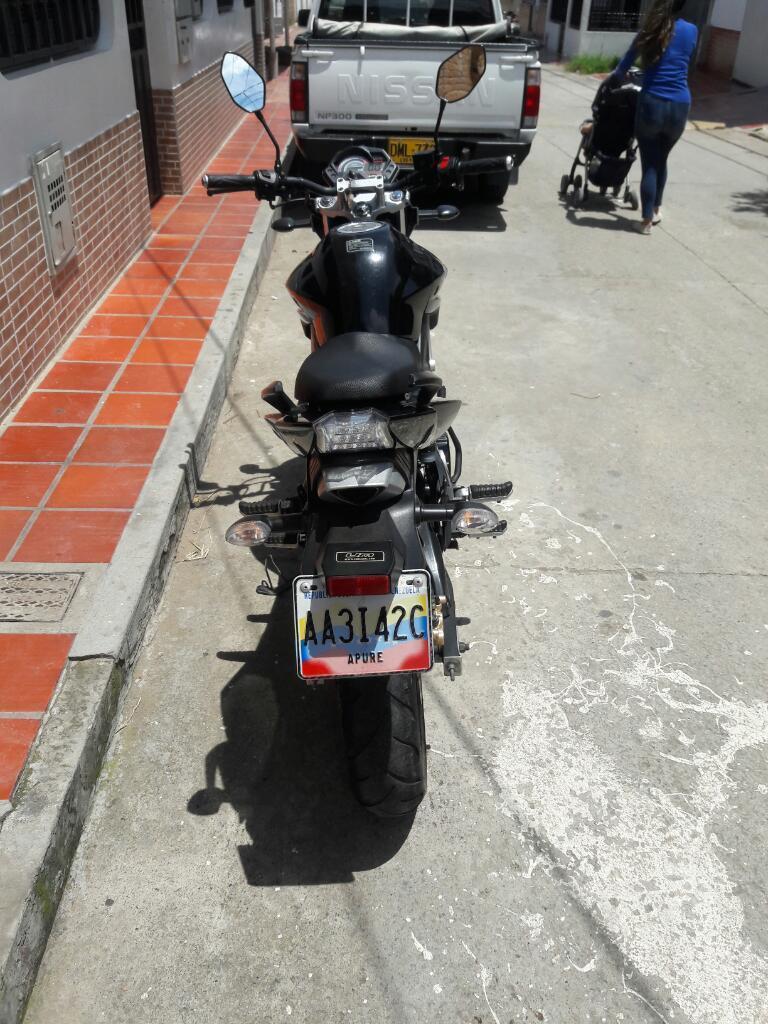 Moto Um Cilindraje 230 Año 2014 Km 2600