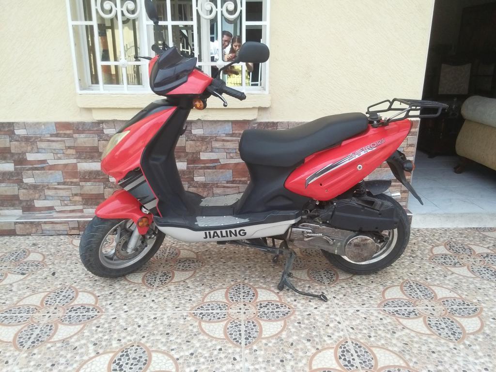 Se vende moto Zafiro Jialing 125