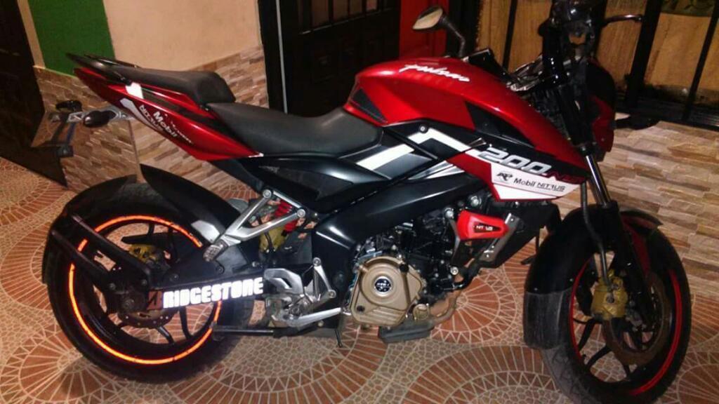 Vendo Esa Moto Modelo 2014 6000000