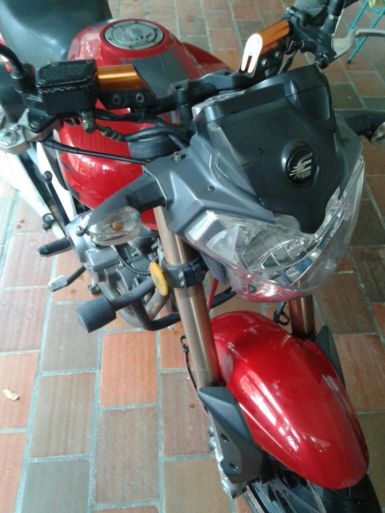 Vendo Moto Rkv 2013