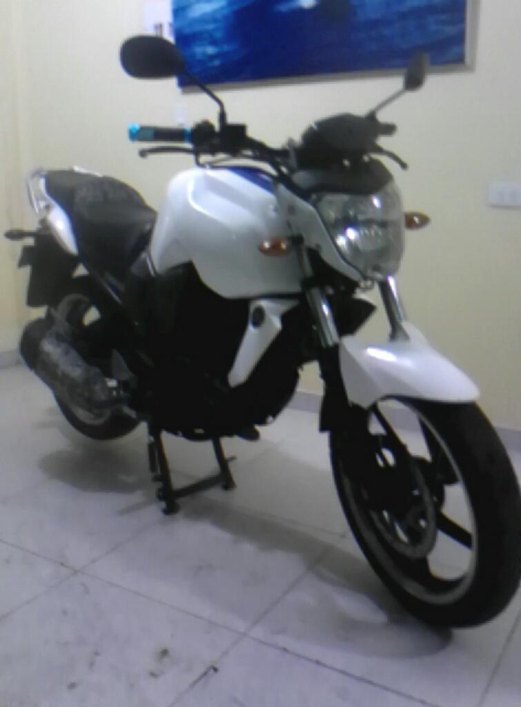 Motocicleta Yamaha