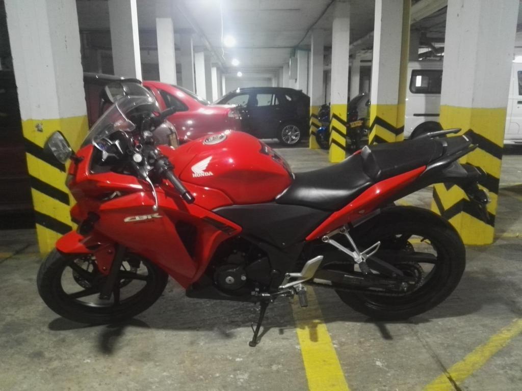 Vendo Honda 250 modelo 2015 excelente estado