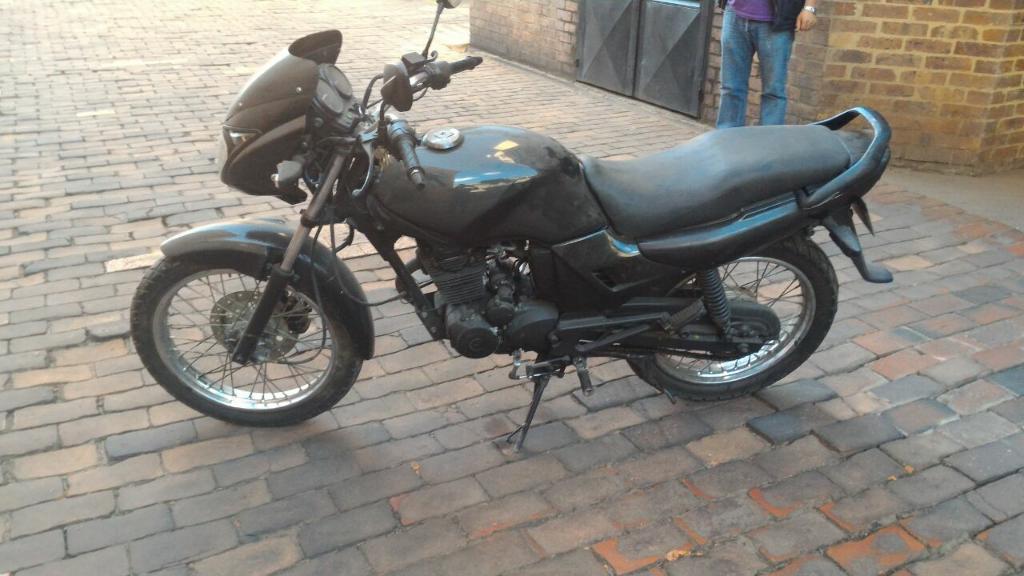 Vendo Moto C.b.z. Buen Estado