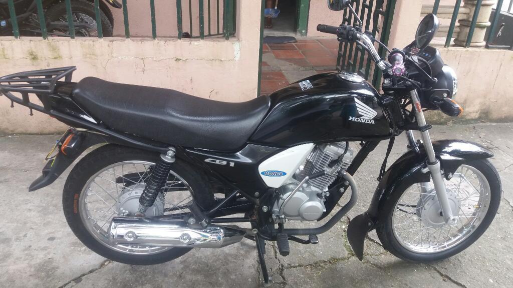 Se Vende Honda Cb1 Modelo 2015