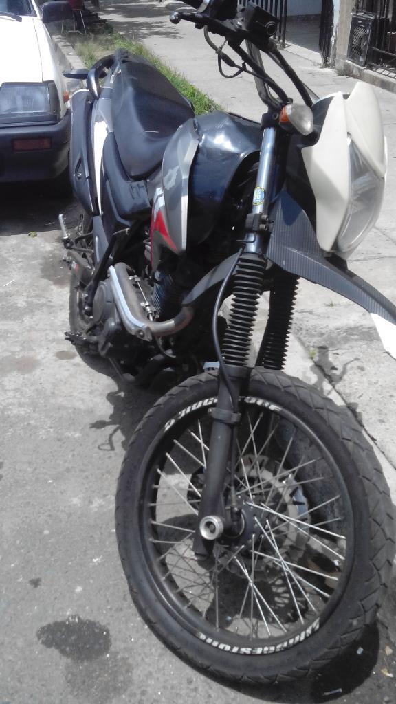 Vendo Moto Akt Tt 125 Modelo 2015