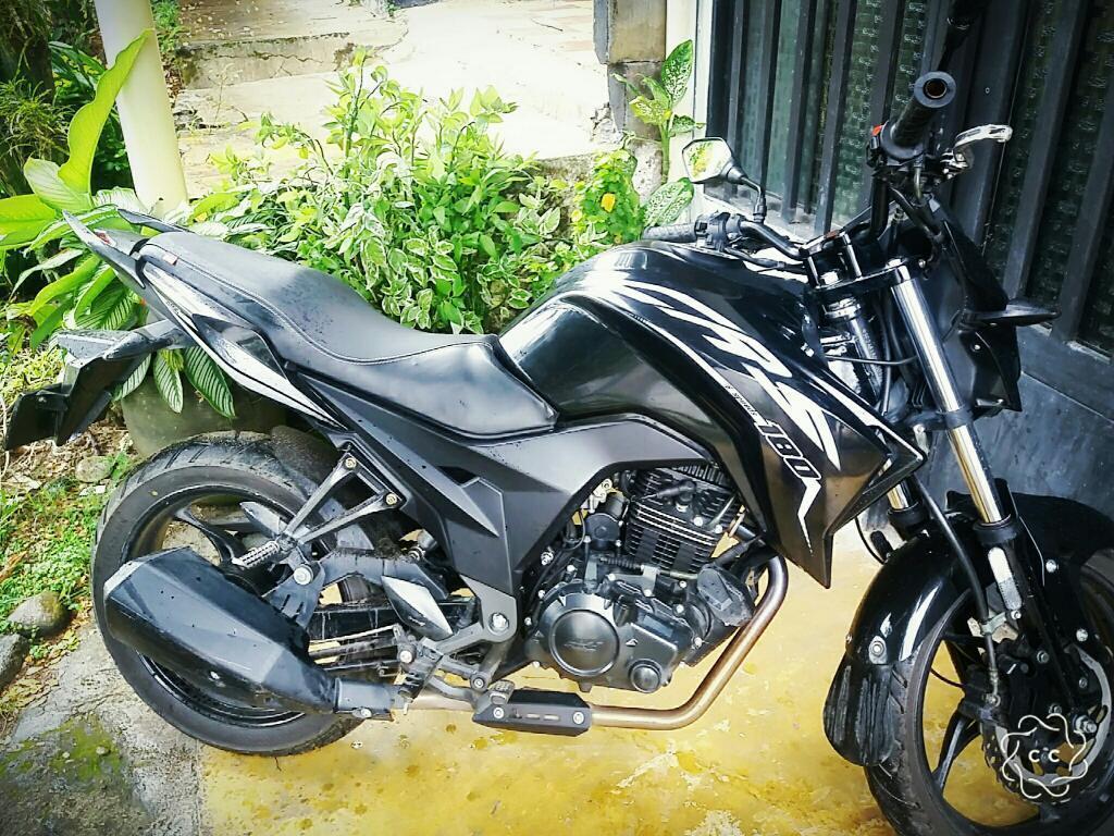 Vendo Moto Cr5 Modelo 2016