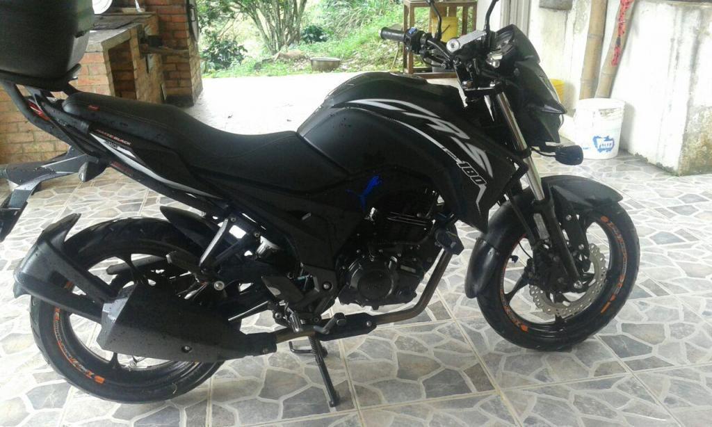 VENDO LINDA AKT CR5 180 MOD 2017 COMO NUEVA