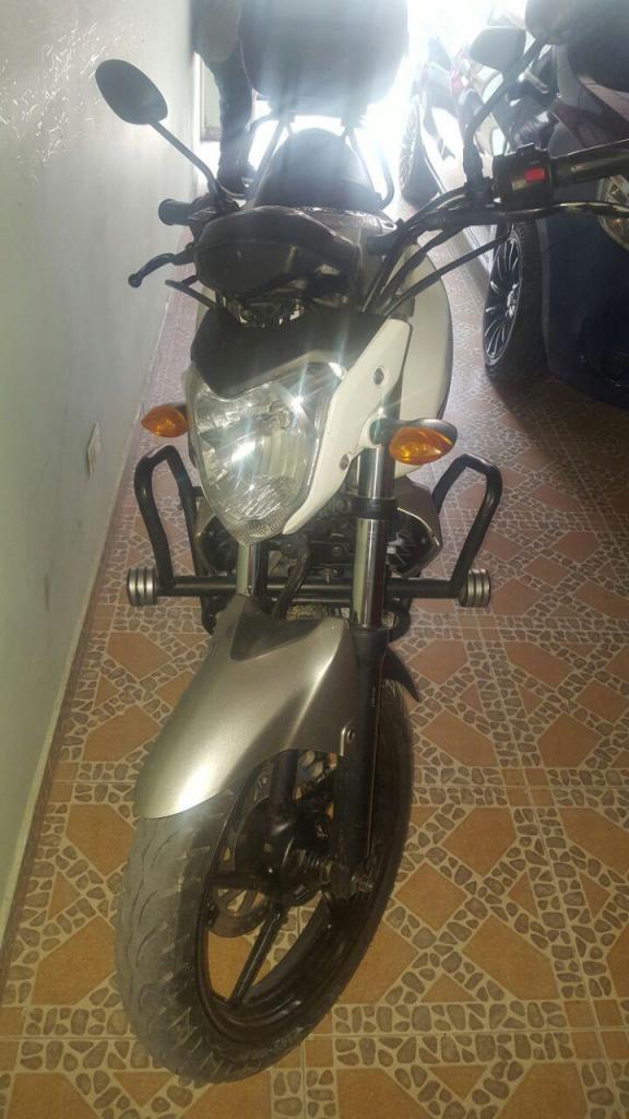 Se vende FZ 16 2015 En Perfecto Estado 35000 Km NEGOCIABLE