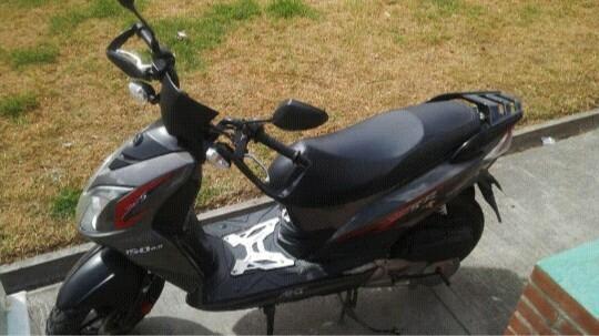 VENDO AKT 150 JET5 MODELO 2014