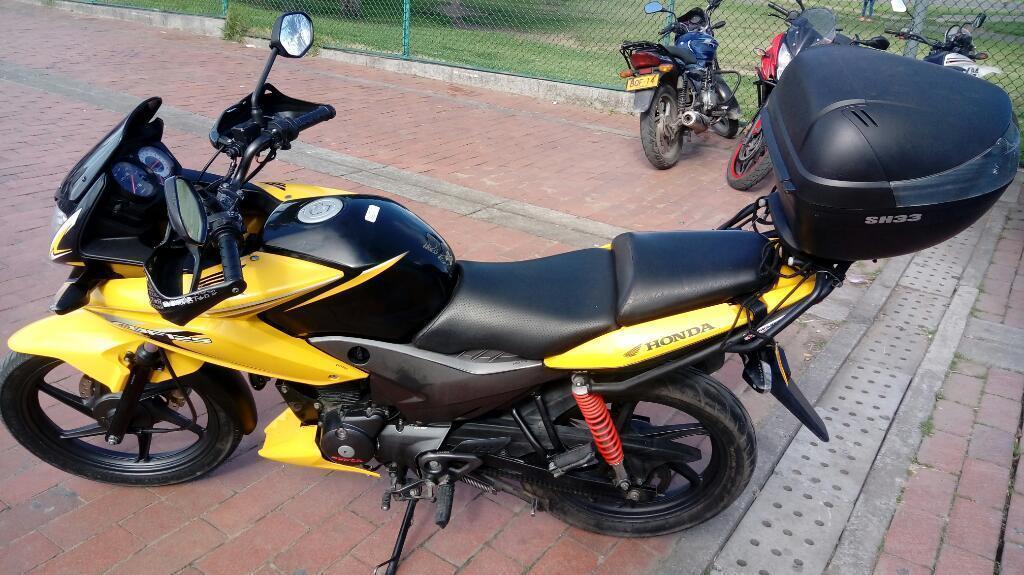 Vendo Moto Homda Sbf 125 Modelo 2013