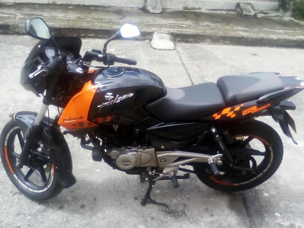 Moto Pulsar 220