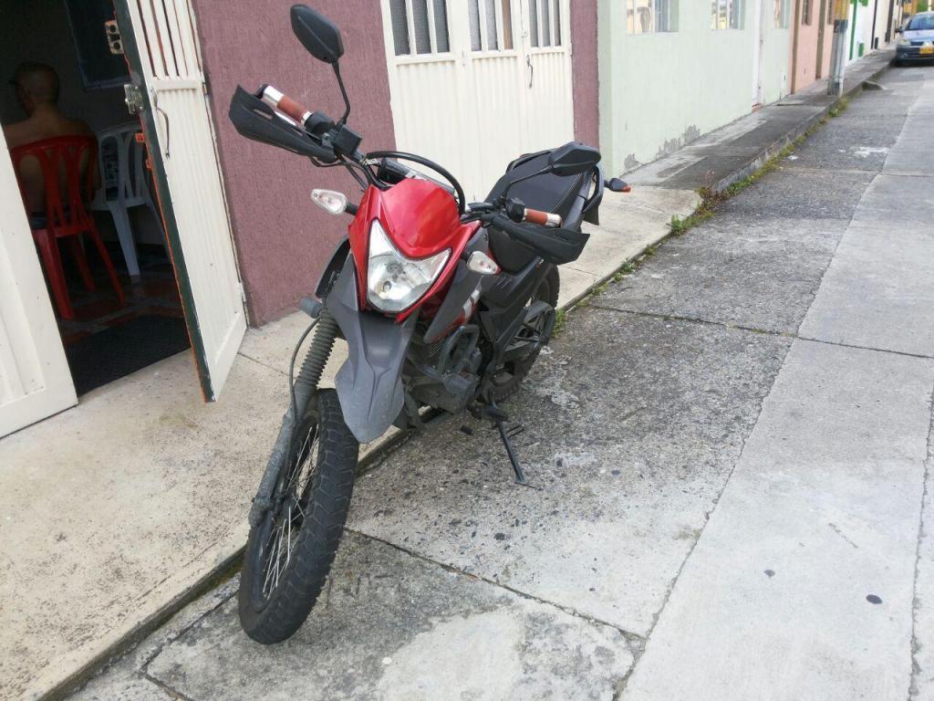 VENDO MOTO TTR