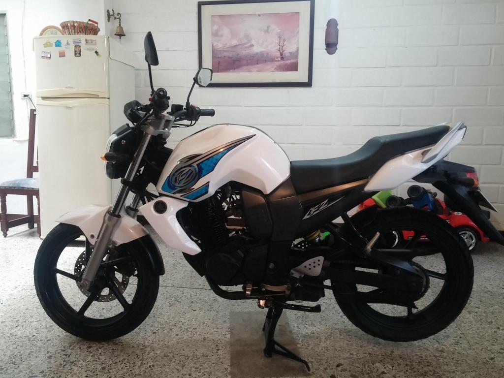 fz 16 modelo 2014 , único dueño , papeles nuevos , traspaso inmediato