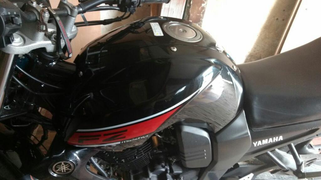 Vendo Moto Yamaha Fz en Excelente Estado