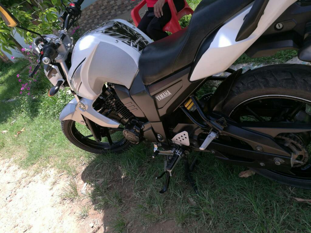 Vendo Moto Yamaha Fz