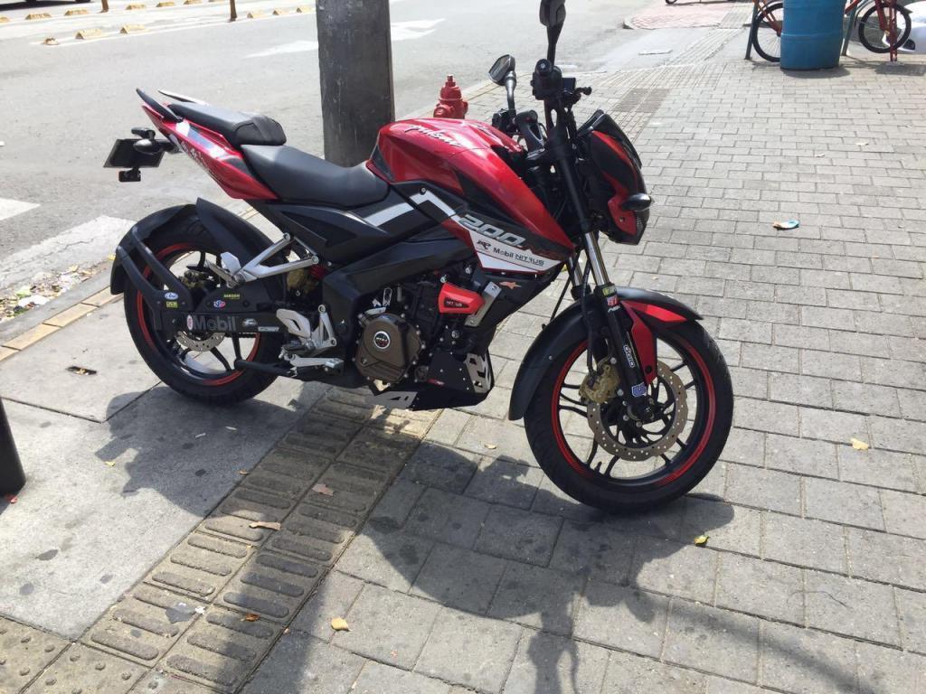 En venta hermosa pulsar correlona, como nueva!!!. Poco uso, cero caídas, cero multas: info whatsap 3017058882