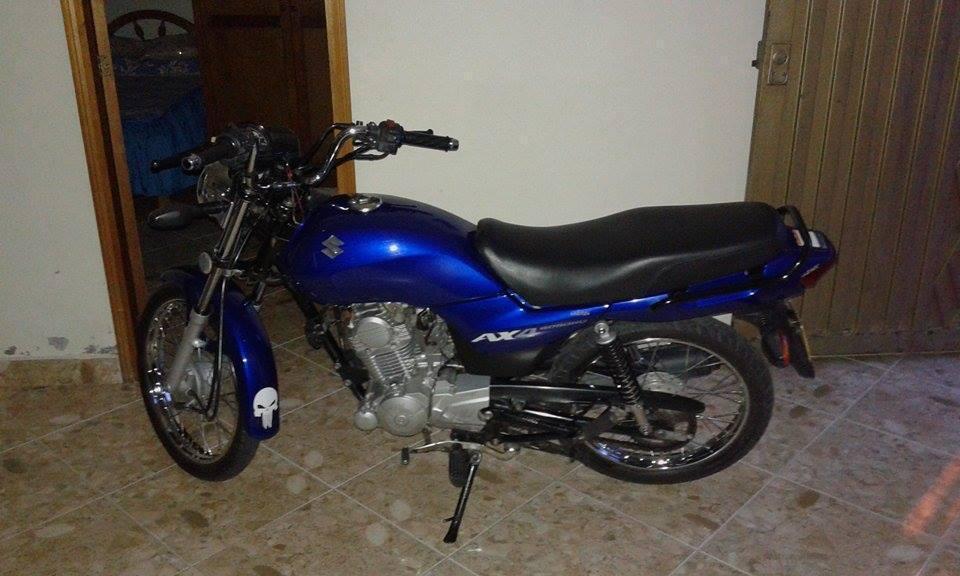 se vende moto Ax4