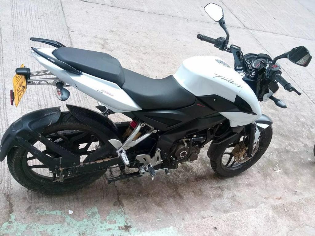 VENCAMBIO Pulsar Ns 150 Modelo 2017 4500 Km