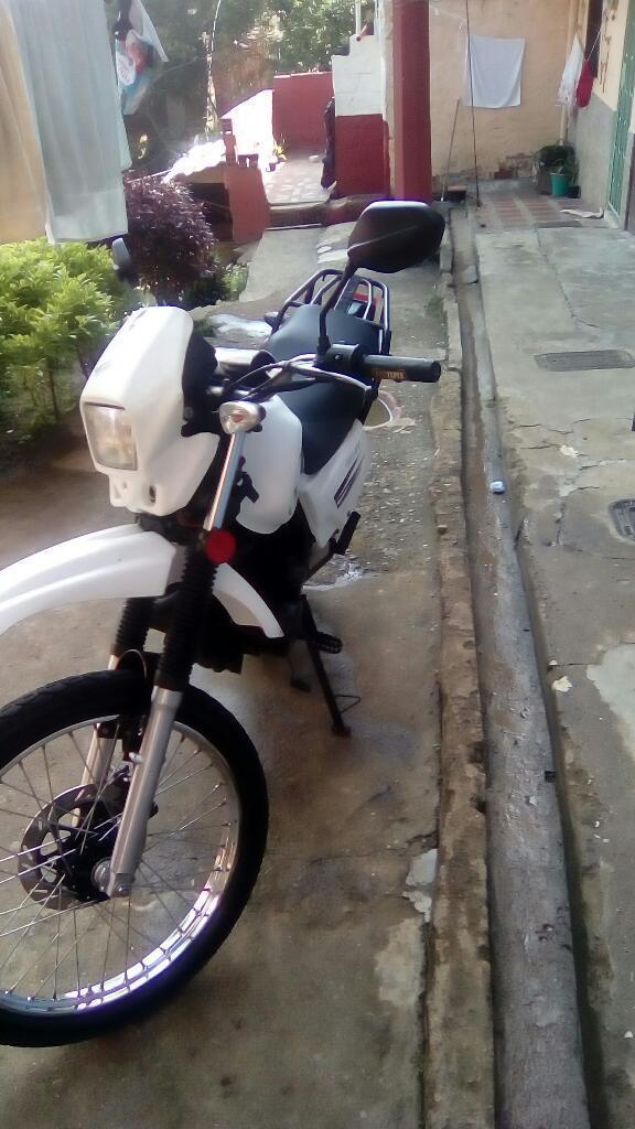 Vendo Moto Akt. Tt. 150