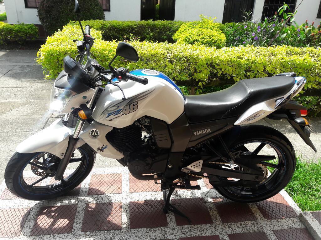 Yamaha Fz Modelo 2013 Papeles Al Dia Vendo Ó Cambio por Moto. Matriculada en Cerrito