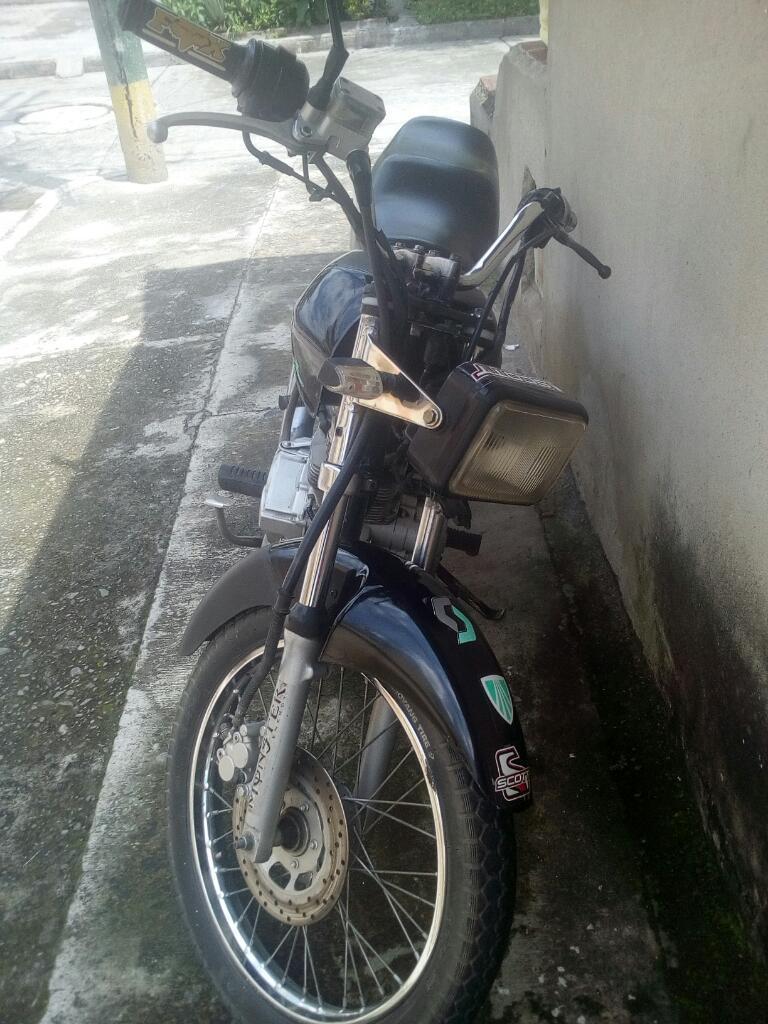 Vendo Moto Varata