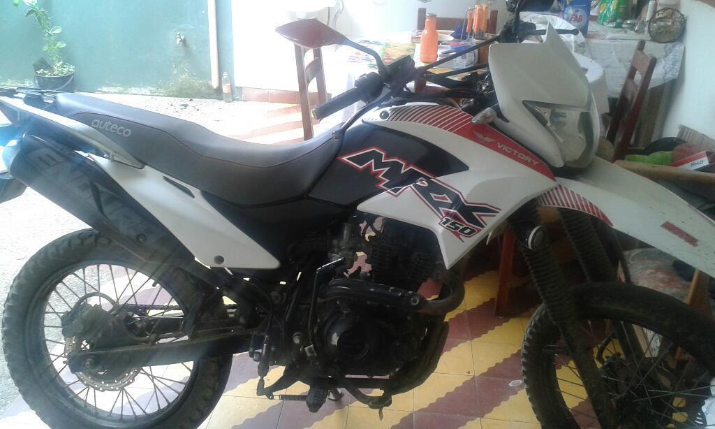 Vendo O Cambio a Pulsar 180 Mrx 150 2016