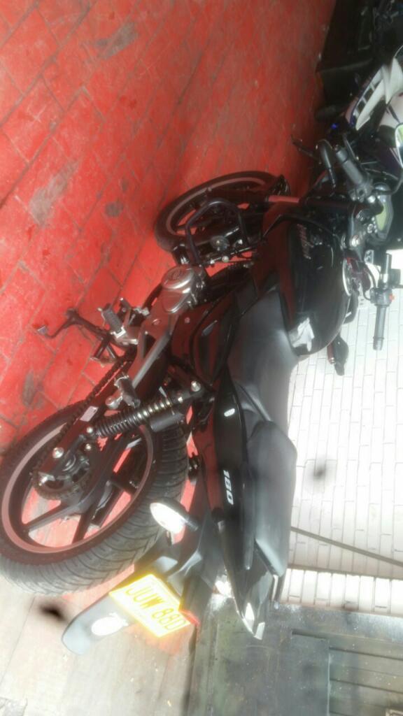 Pulsar 180, 2014 con 5.000 Km Originales