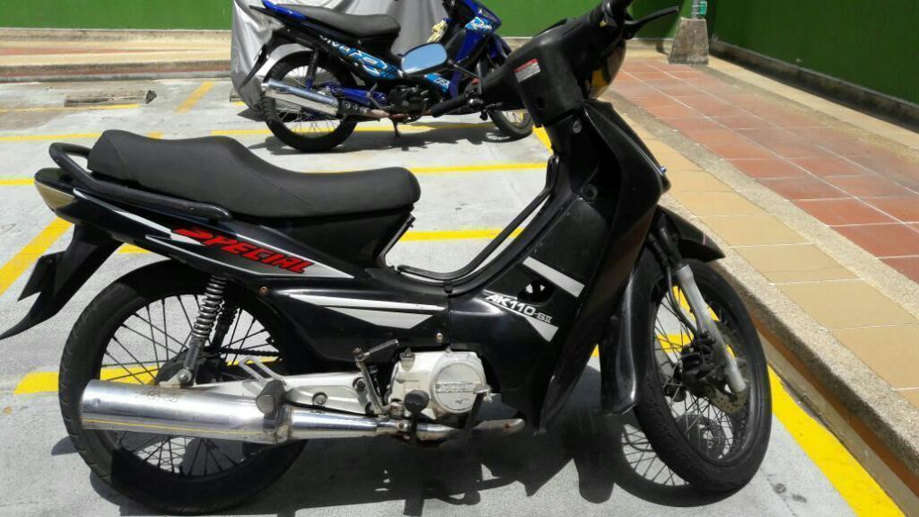 Vendo Moto Akt Model 2008 Recibo Bitcoin