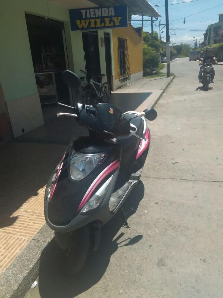 VENDO MOTO HONDA ELITE 125