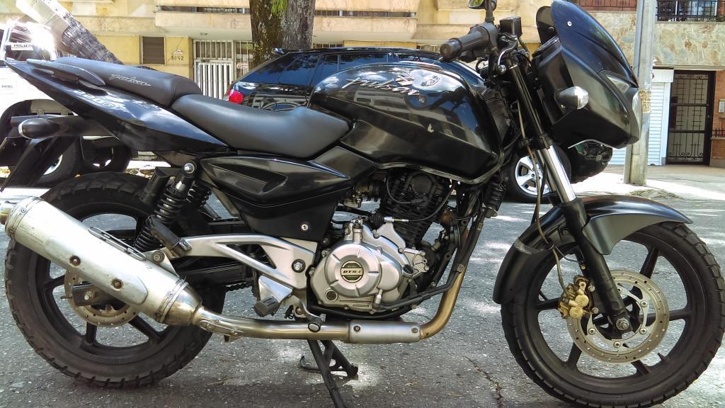 pulsar 220/ 2012 excelente. cel.3106812375