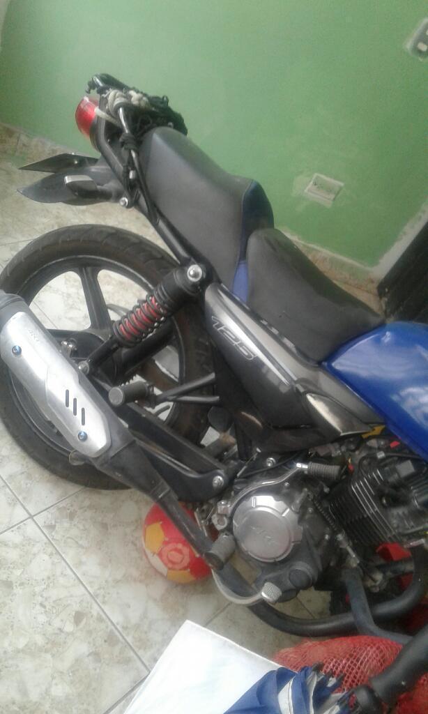 Vendo Moto Akt 125 .modelo 2012