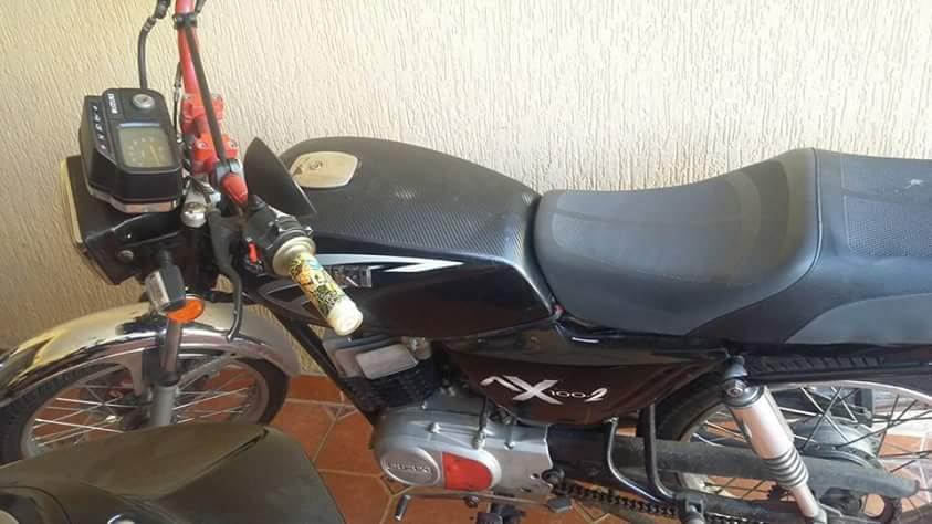 Vendo moto ax