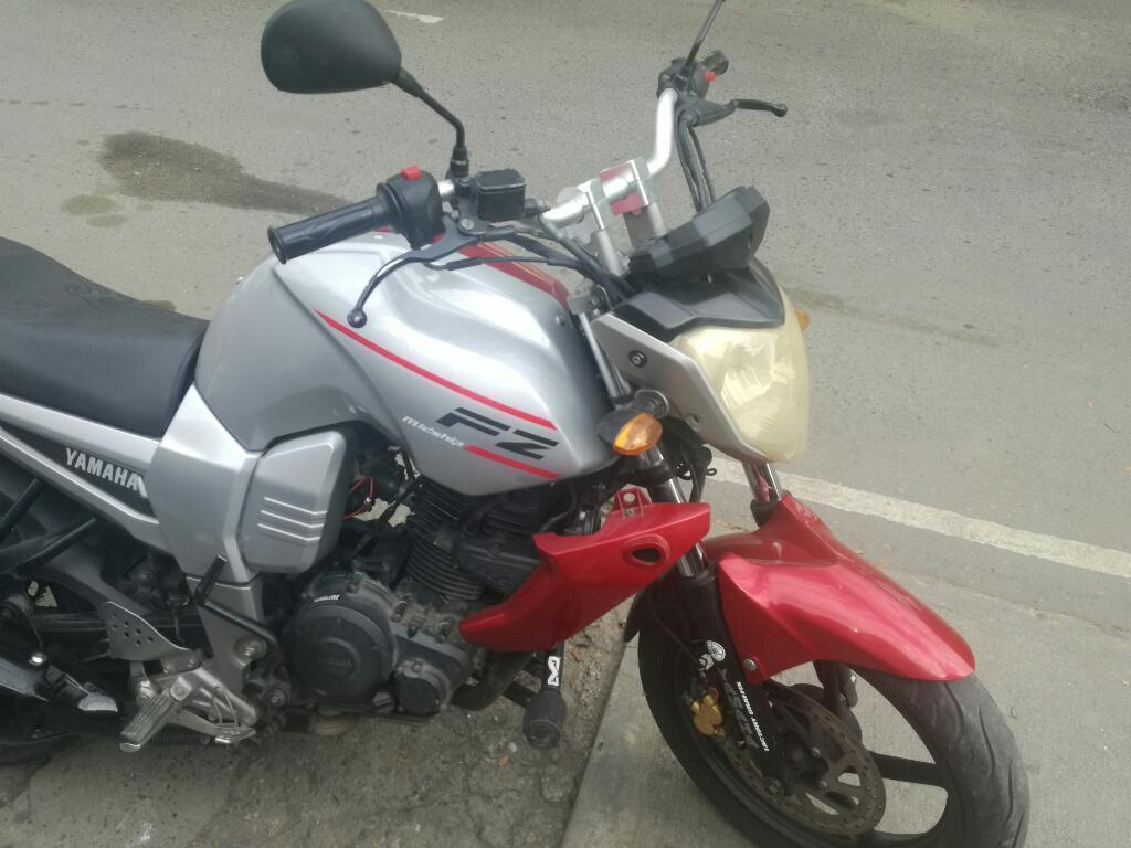 Moto Fz 2013