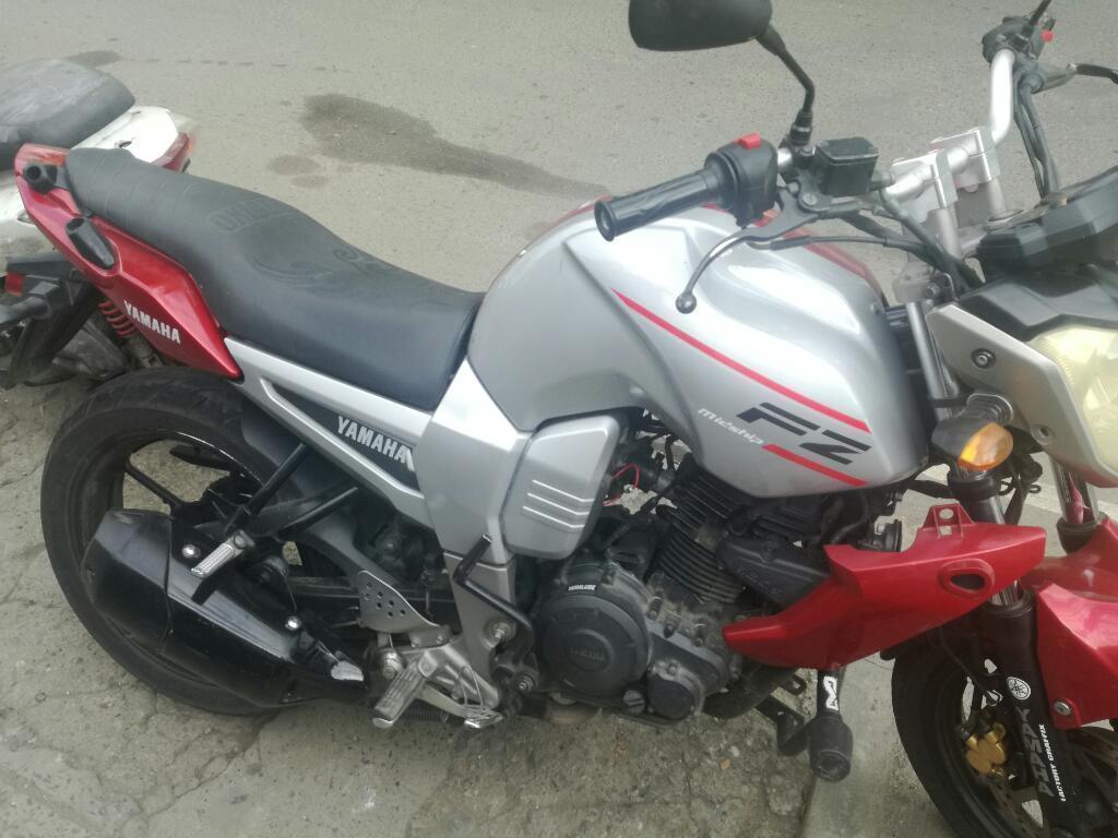 Moto Fz 2013