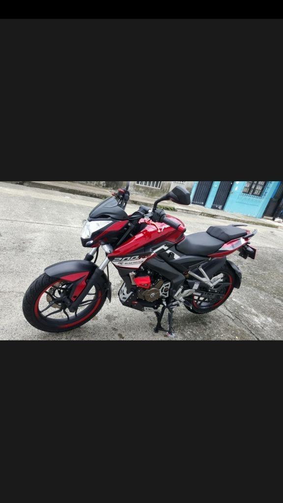 Se vende moto pulsar NS 200 en excelente condiciones