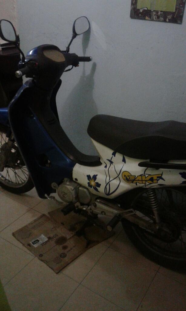 Vendo Moto Akt Modelo 2007