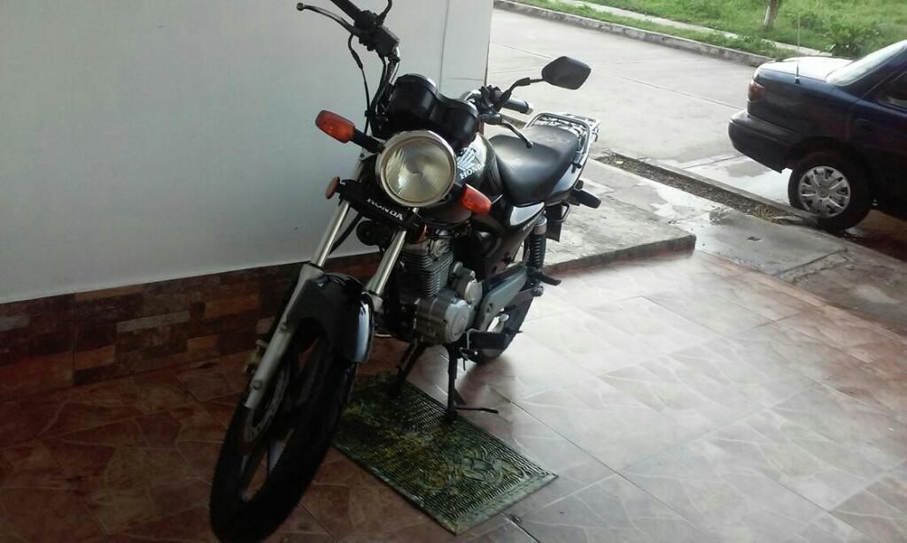 Vendo Moto Modelo 2011