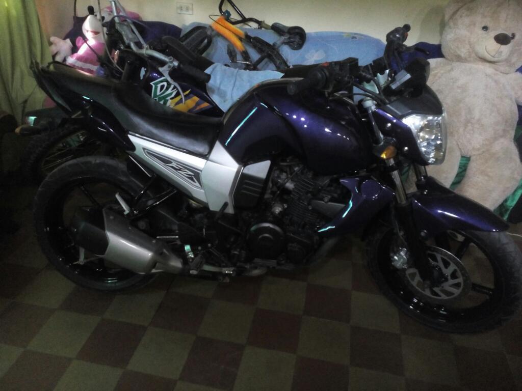 Moto Fz 2015