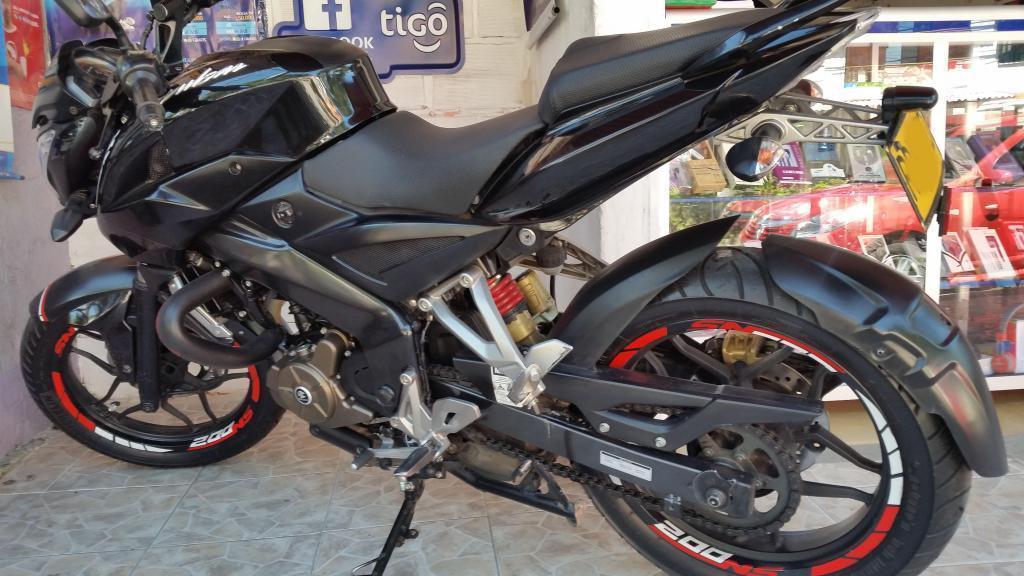 PULSAR NS 200 EXCELENTE ESTADO MODELO 2015