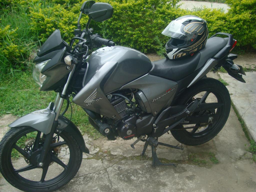 honda CB 150 Invicta modelo 2011. interesados llamar al 3188023224