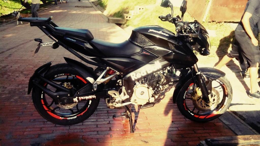 Moto pulsar 200ns