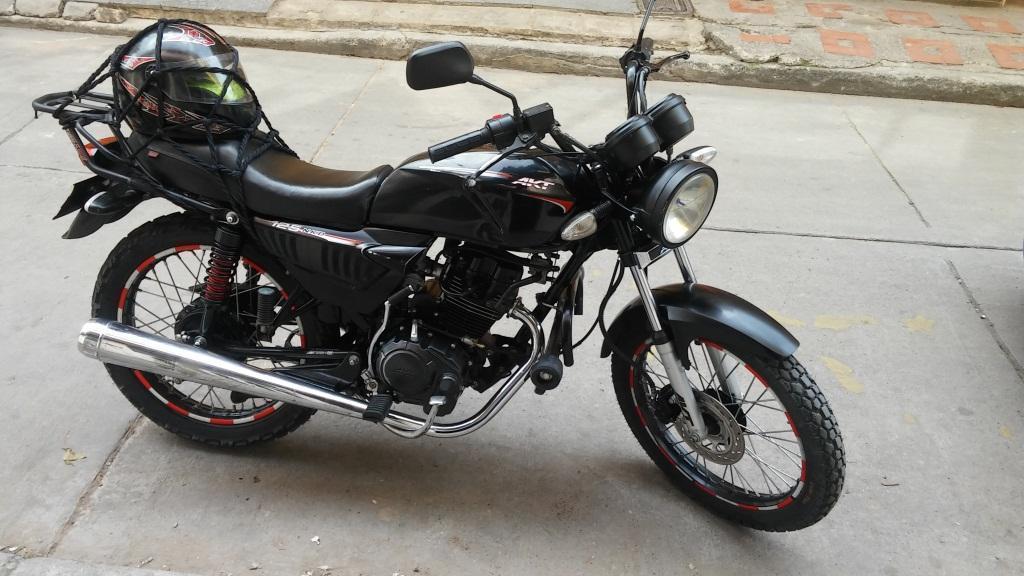 Vendo Hermosa Moto AKT NKD modelo 2014