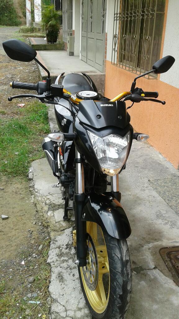 Vendo O Cambio Moto Gixxer en Exelente