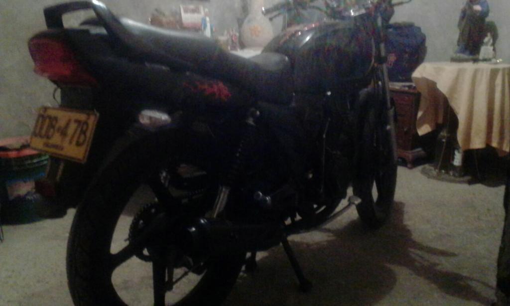 Se Vende Moto Akt Solo Tarjeta de Propie