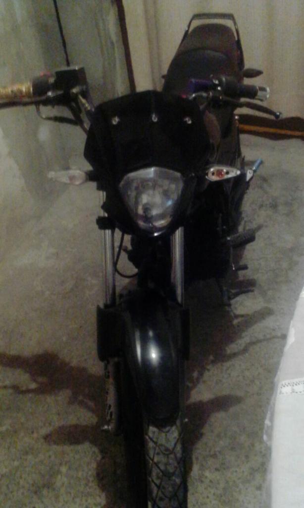 Se Vende Moto Akt Solo Tarjeta de Propie