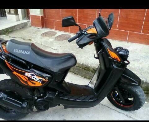 SE VENDE MOTO NEGOCIABLE ,3227913390'