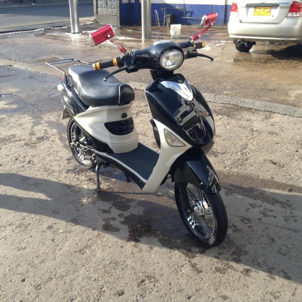 vendo moto electrica jenny camacho inf: 3152851068