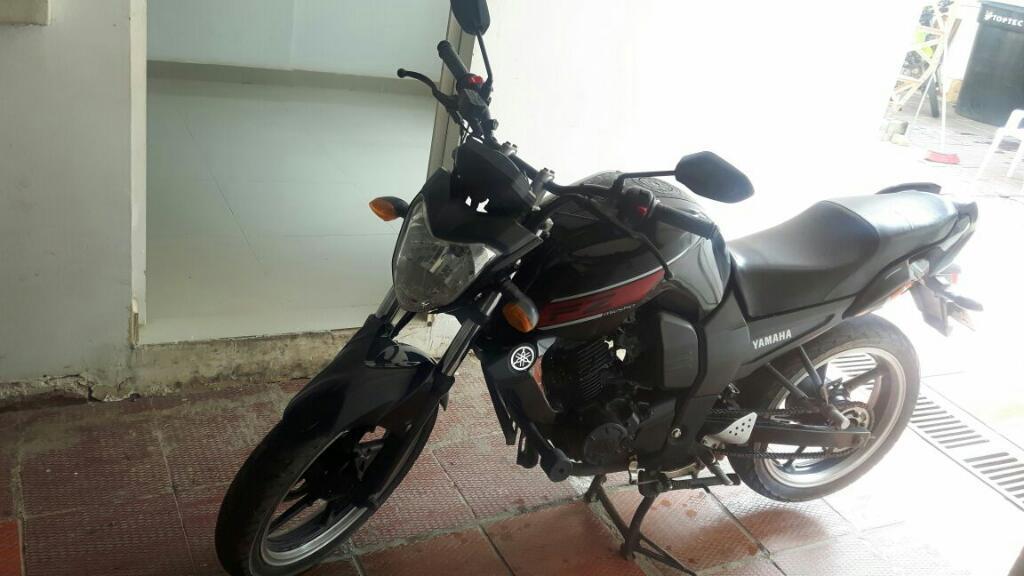 Moto Fz 2014