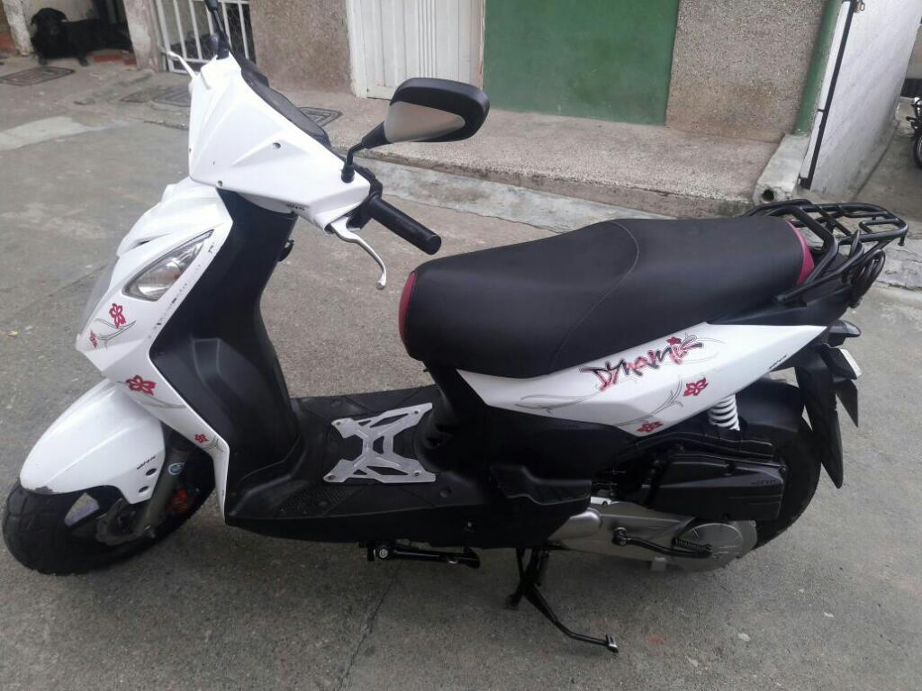 Se Vende Akt Dinamic