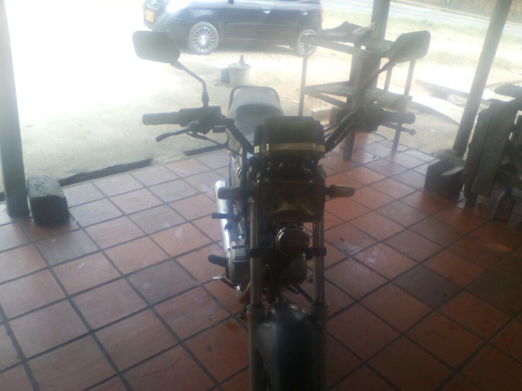 Moto Ax100 Modelo 2004 Mela